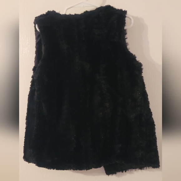 Girl's Black Faux Fur Vest Fuzzy & Soft Small 6-6x Open Vest Lapels Faded Glory. - Picture 8 of 11